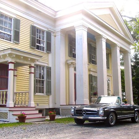 Oakcliff Bed And Breakfast Halfmoon Экстерьер фото