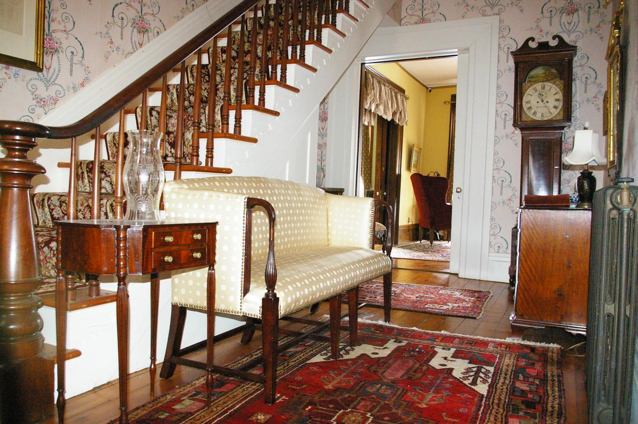 Oakcliff Bed And Breakfast Halfmoon Экстерьер фото