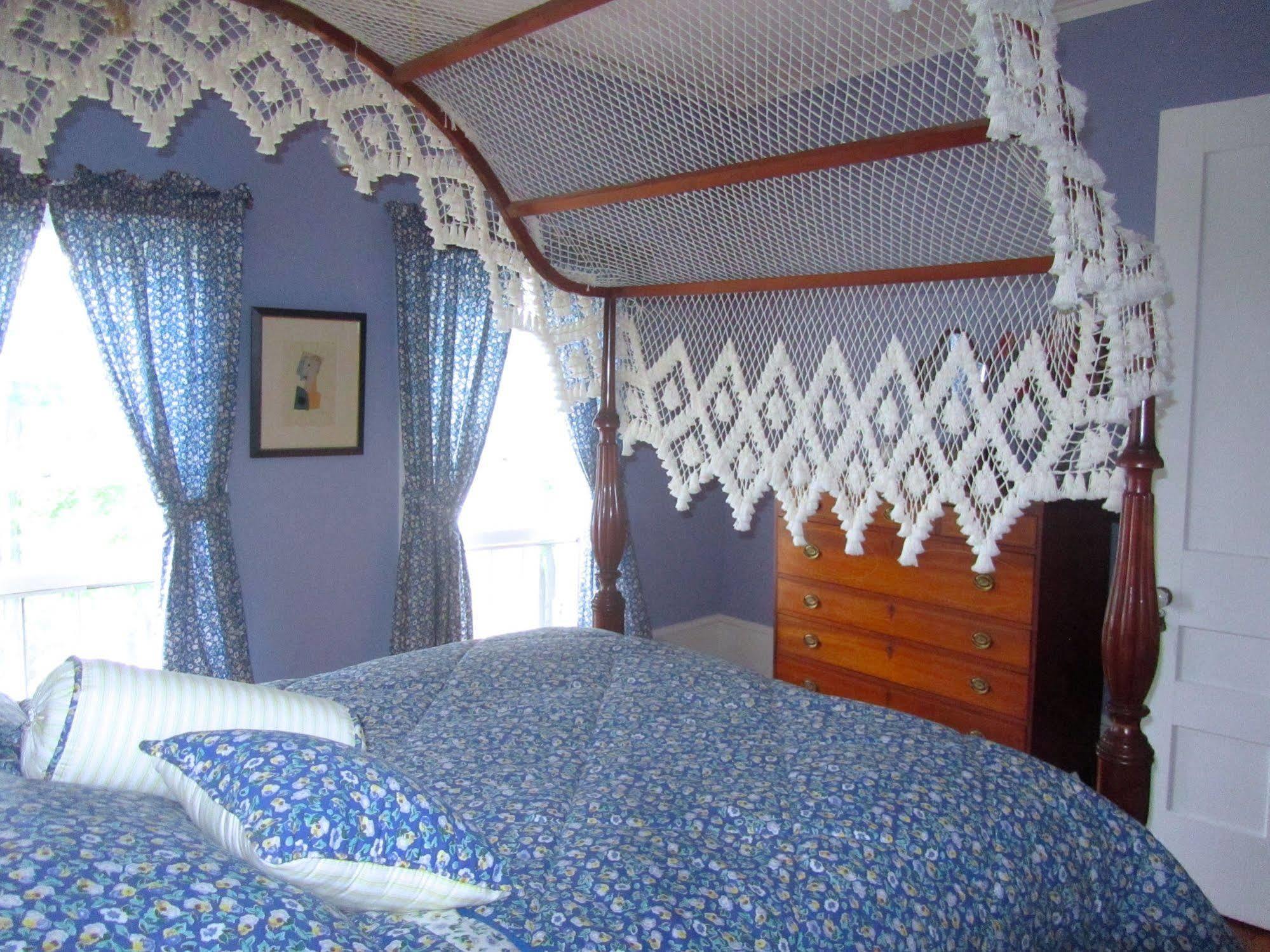 Oakcliff Bed And Breakfast Halfmoon Экстерьер фото