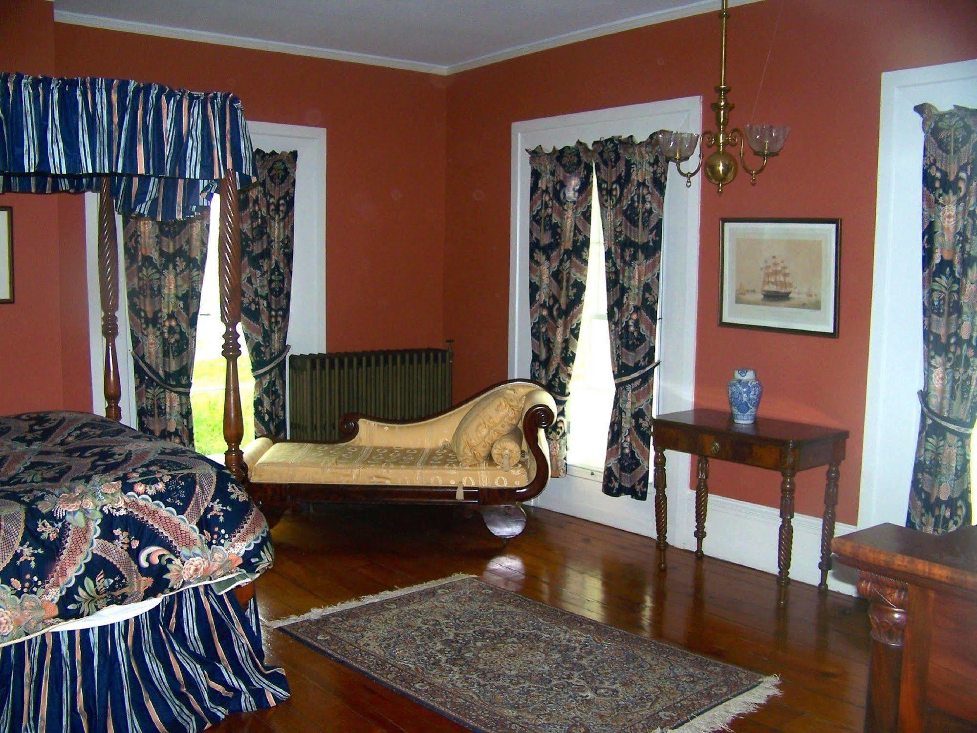 Oakcliff Bed And Breakfast Halfmoon Экстерьер фото
